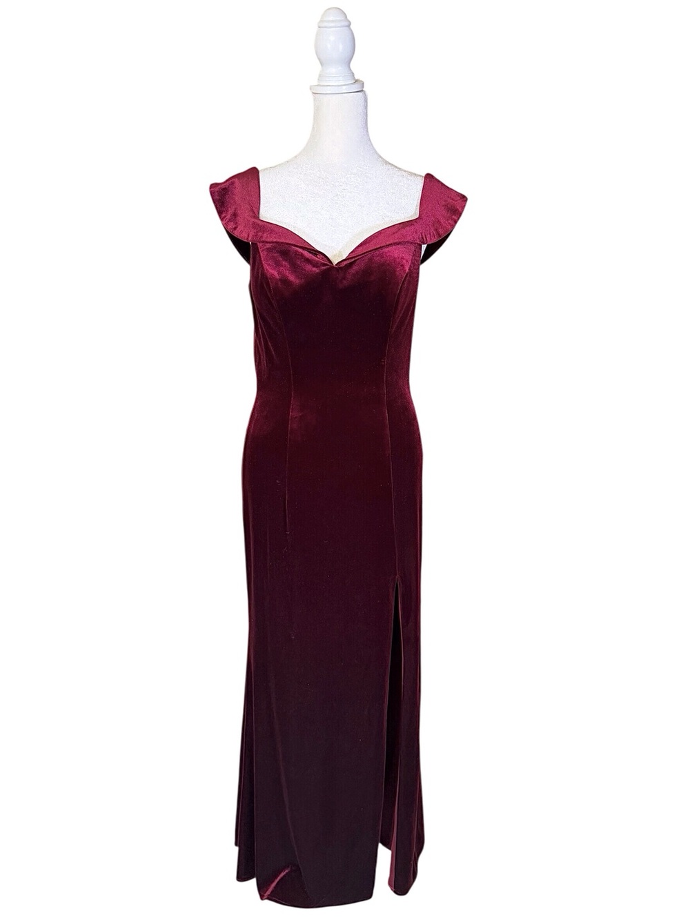 Royal Queen Elegant Burgundy Velvet Off-Shoulder Evening Dress women’s size 6